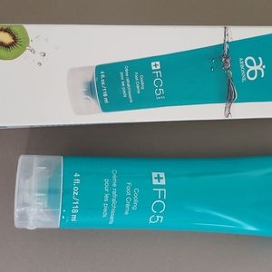 Arbonne cooling foot creme